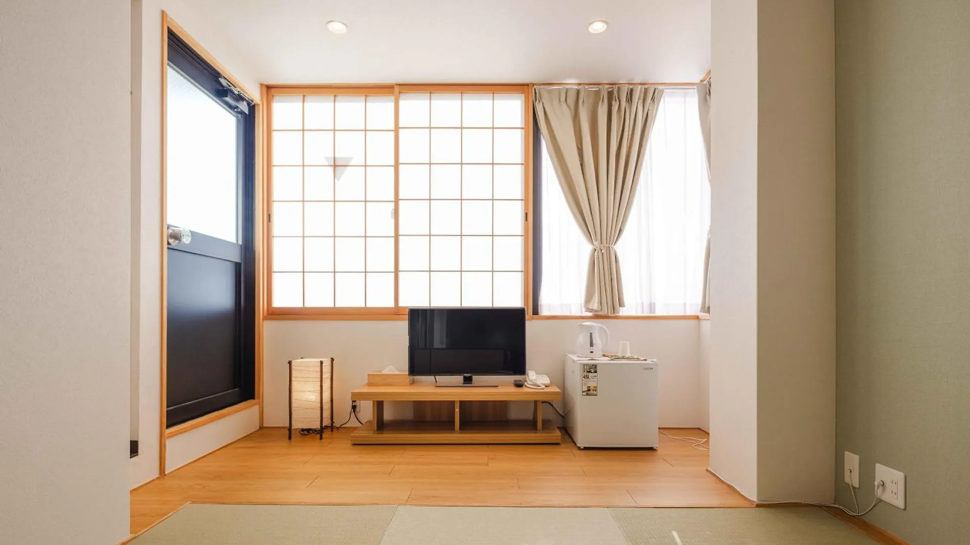 **  Miro Hotel Momodanikoen-Mae Oszaka Japán