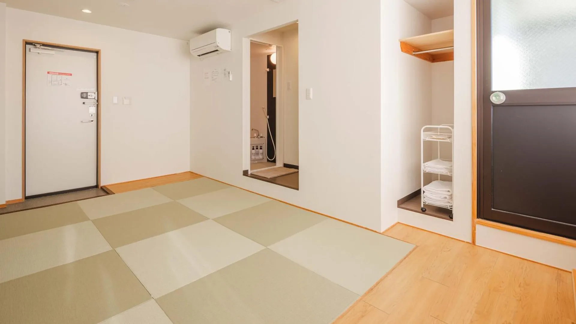 Miro Hotel Momodanikoen-Mae Oszaka 2*,  Japán