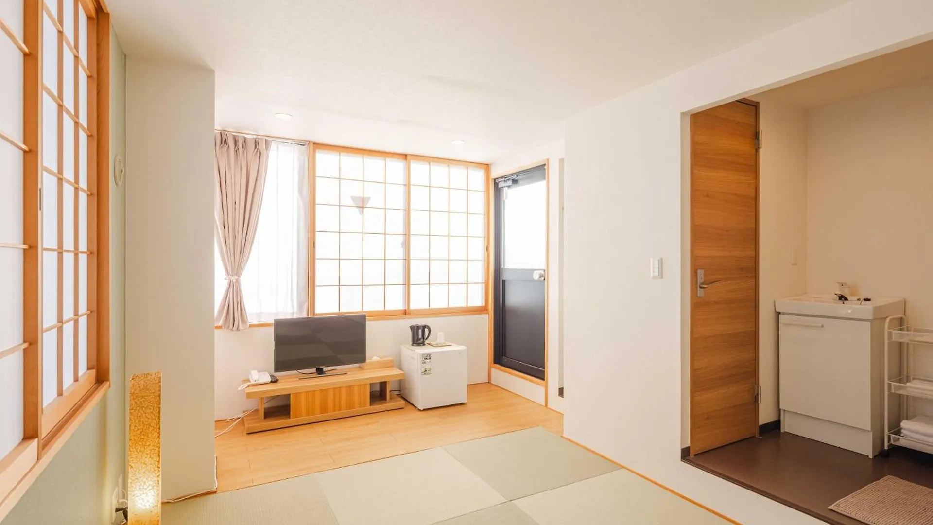 Miro Hotel Momodanikoen-Mae Oszaka 2*,  Japán