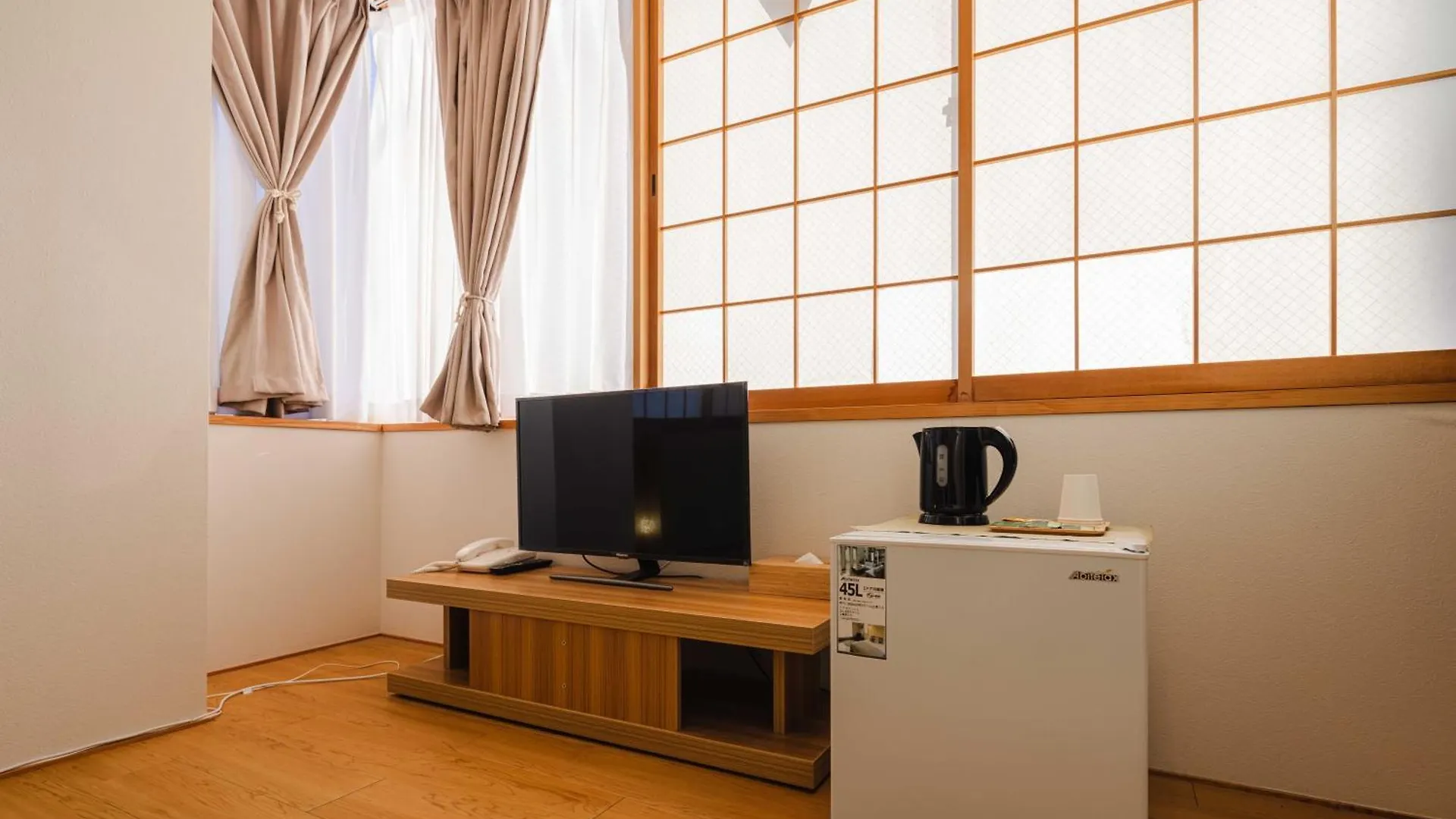 Miro Hotel Momodanikoen-Mae Oszaka 2*,